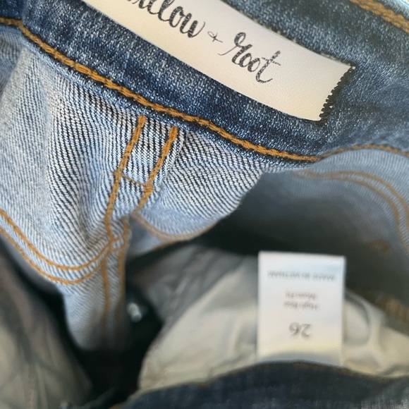 Size 26 Willow and root high rise mom jeans. - Picture 3 of 3